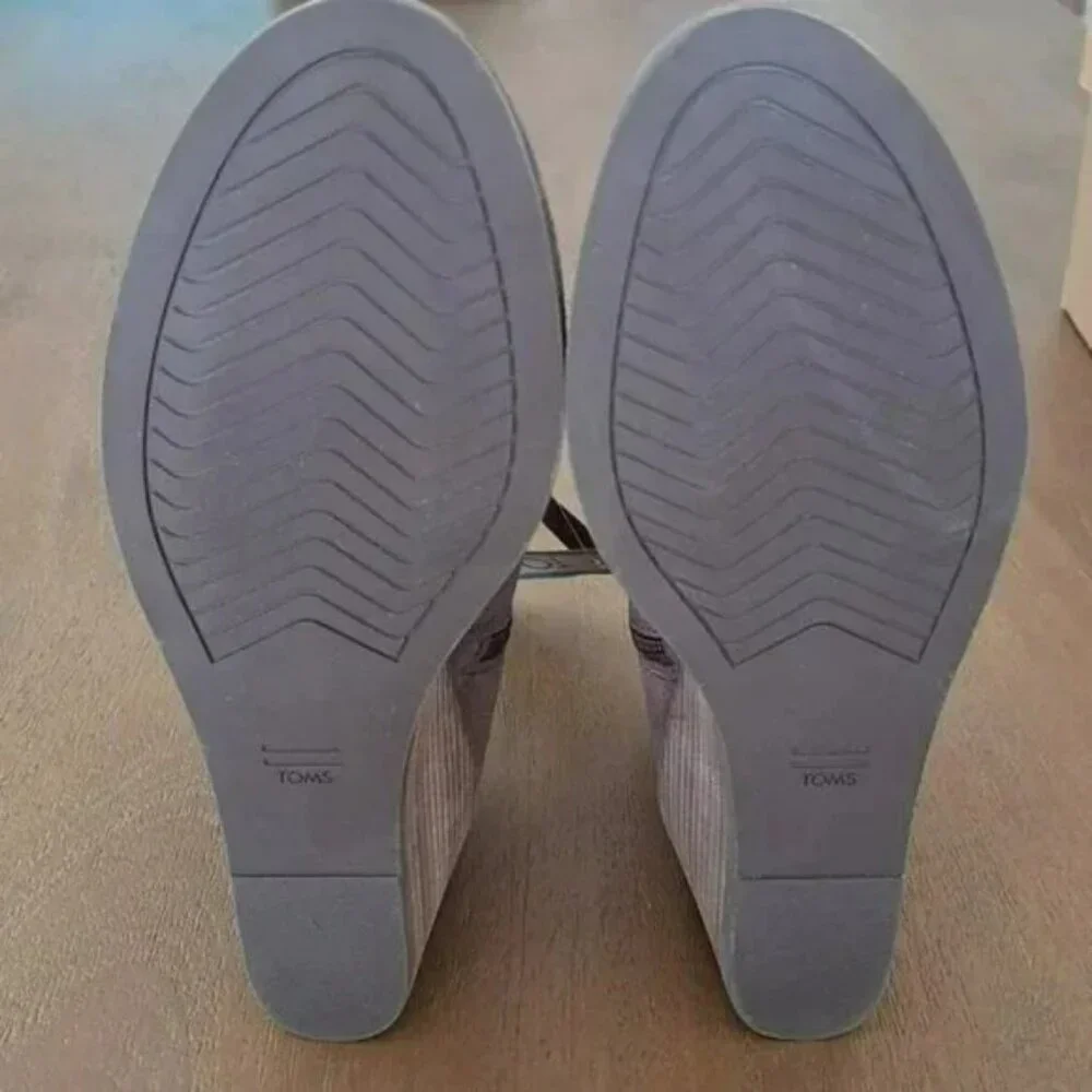 toms joanna